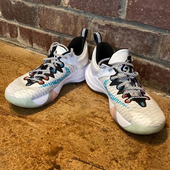 NIKE‎ Giannis Immortality Shoes in White Blue Red Basketball Shoes main image 7